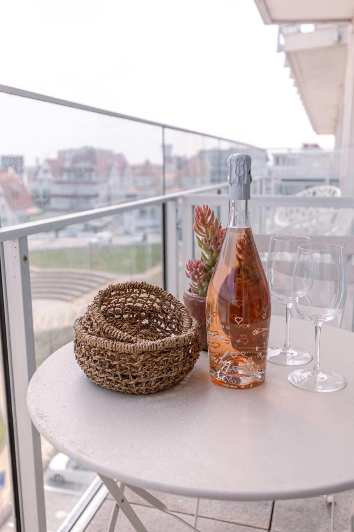 Stunning Studio With Sea-View And Terrace Leilighet Knokke-Heist Eksteriør bilde